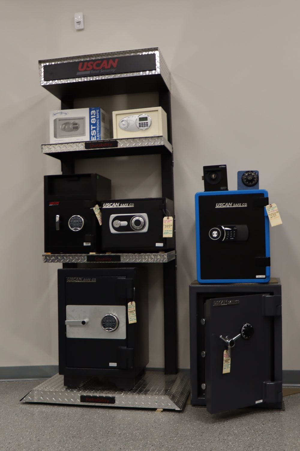 uscan safes display