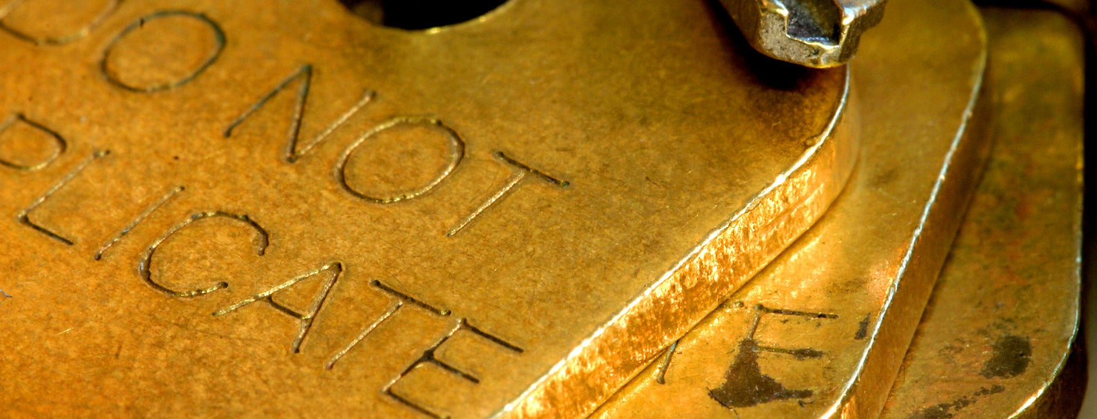 showing an mx keys with the text saying Do Not Duplicate